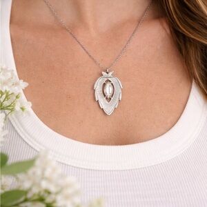 Sarah Coventry Silver Leaf Teardrop Necklace Marquise Stone Vintage